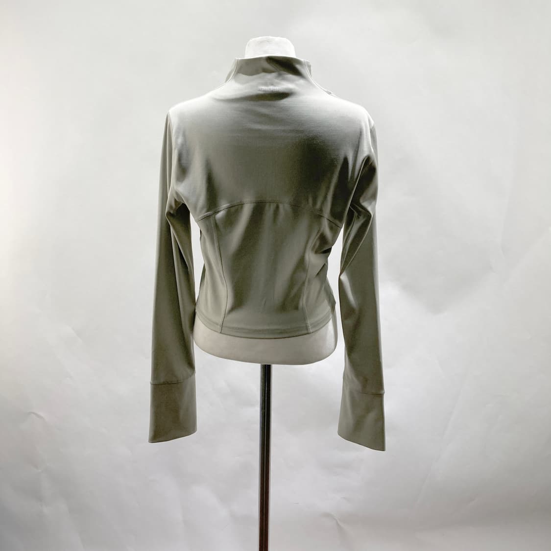 안다르 2023 여성크롭자켓 90  상품이미지3