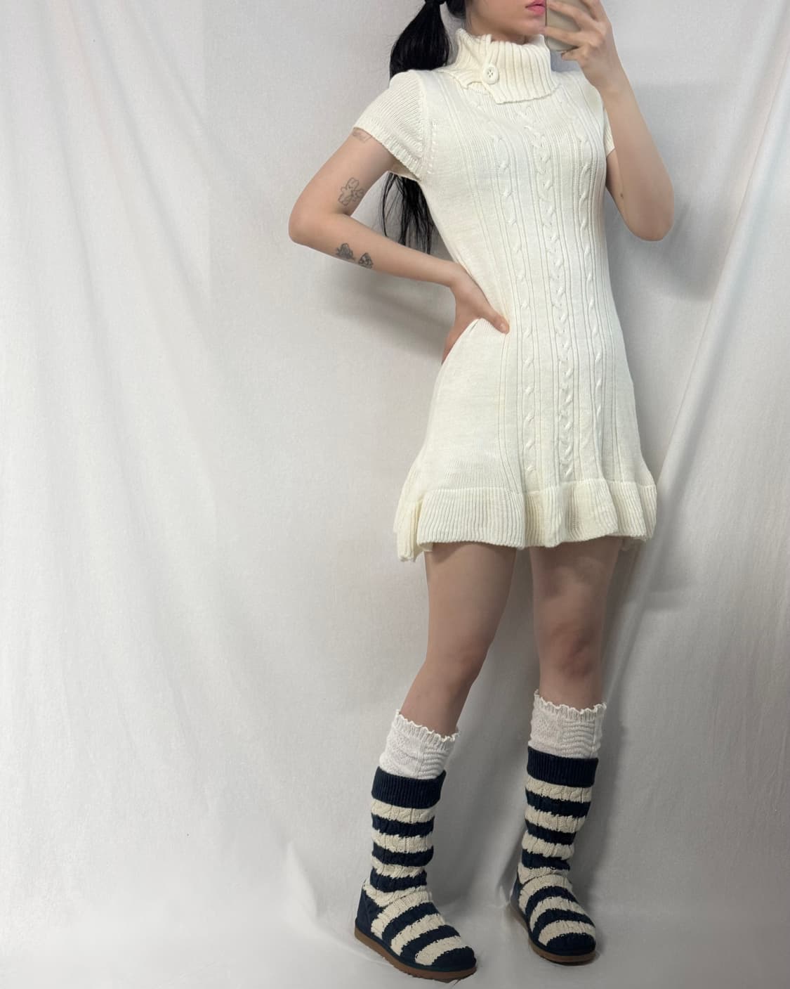 폴딩 버튼 넥 프릴 케이블 니트 원피스  상품이미지2