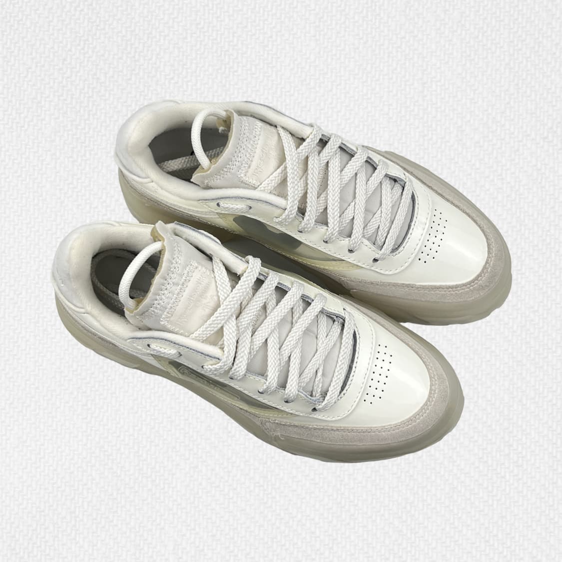 240 W 리복 x 카디비 클럽 C 상품이미지4