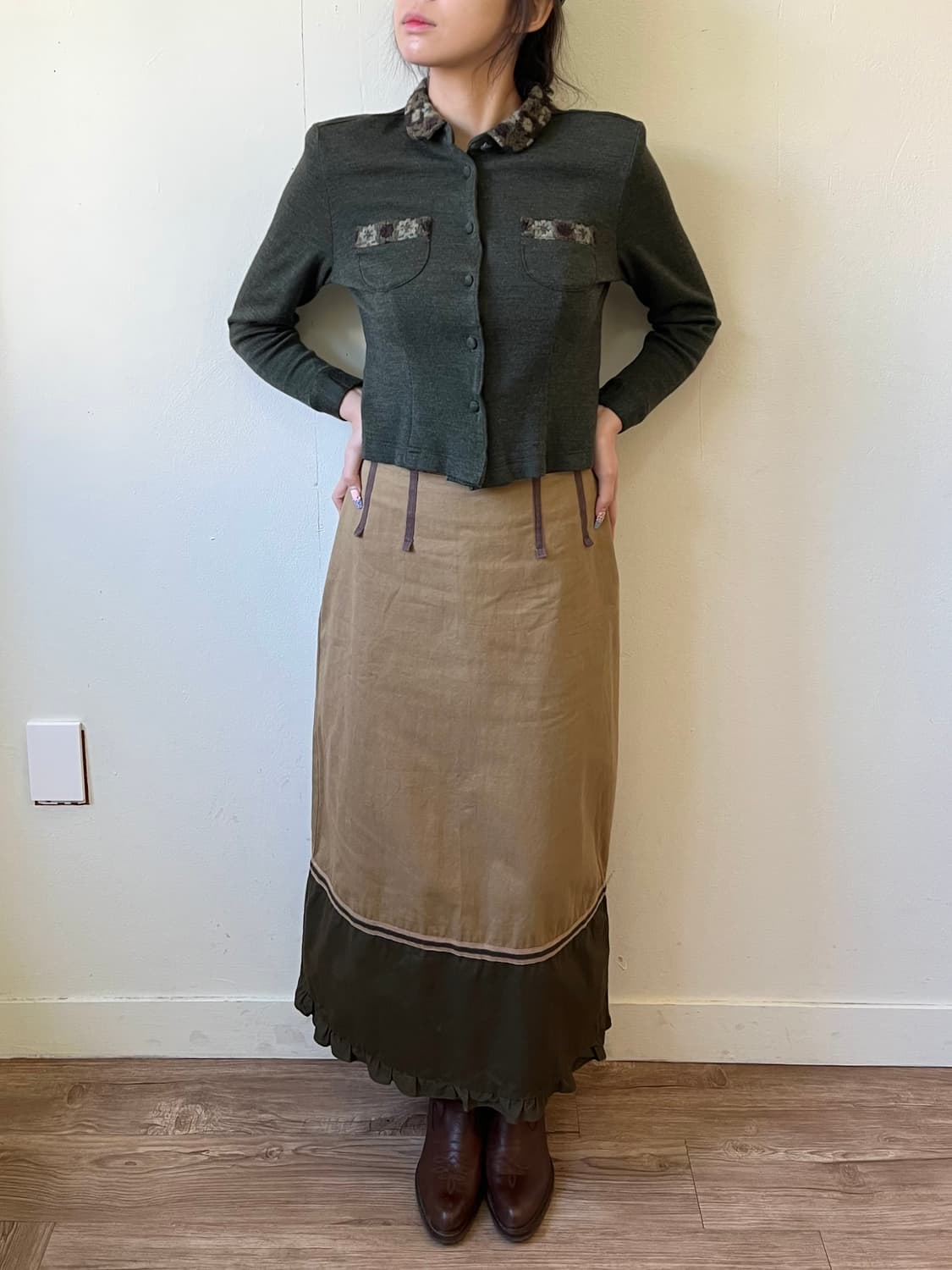 BAT‘TCIRY 플라워 카라 숏 가디건 상품이미지4