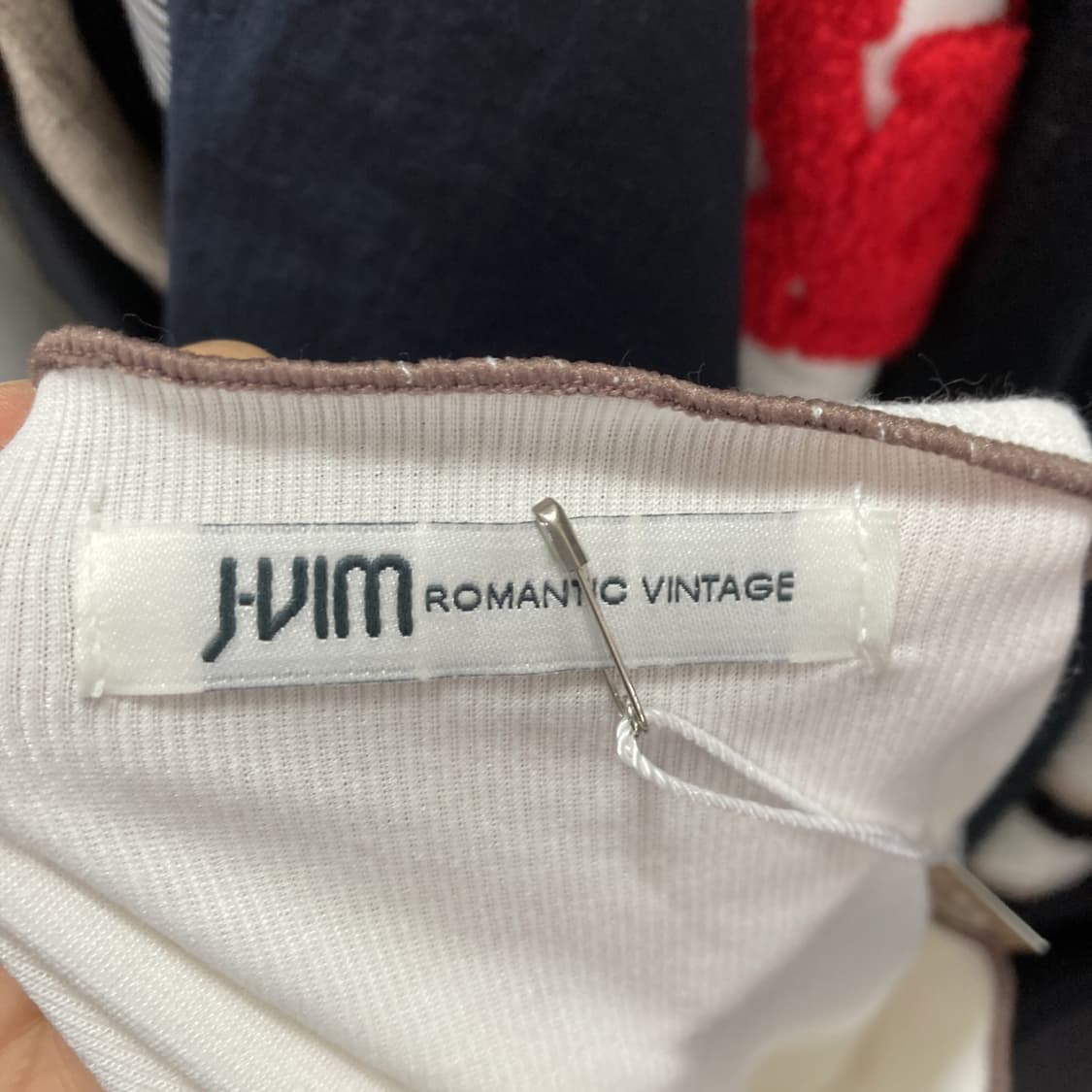 JVIM 제이빔 2024 택새상품 여성긴팔티 S  상품이미지4