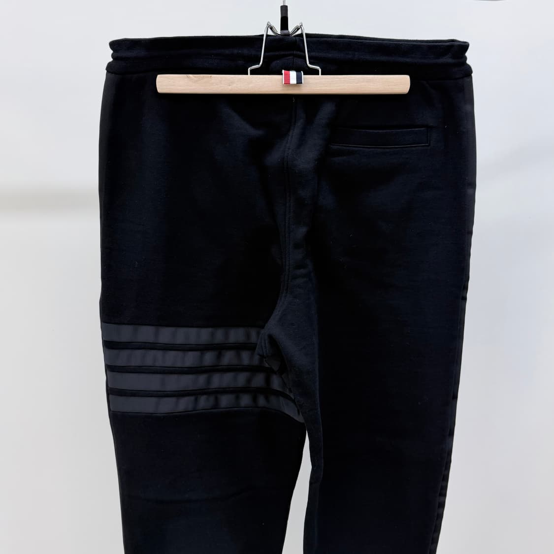 [S+급/5] 톰브라운 사선완장 트레이닝 조거팬츠 바지 블랙 상품이미지5