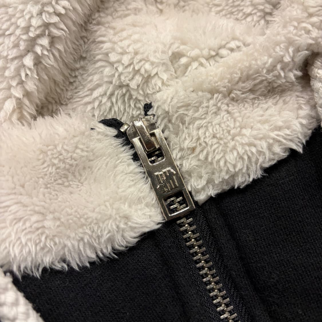 [XL] 언디핏 빅로고 블랙 기모 후드 집업 B714 상품이미지4