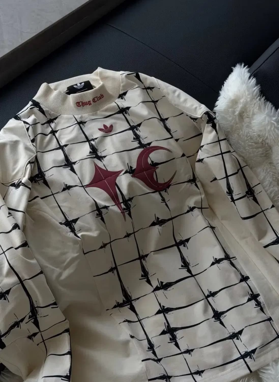 아디다스 x 떠그 클럽 골리 티셔츠 블랙 /크림 화이트 (새상품 XL) 상품이미지4