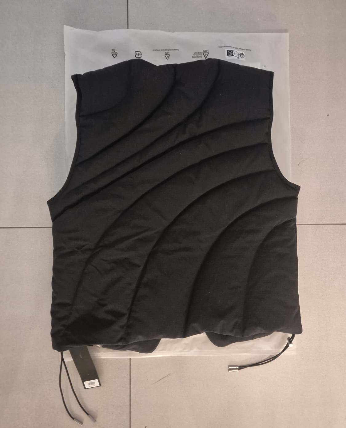 새상품)Heliot Emil 비수스 다운 베스트 상품이미지7