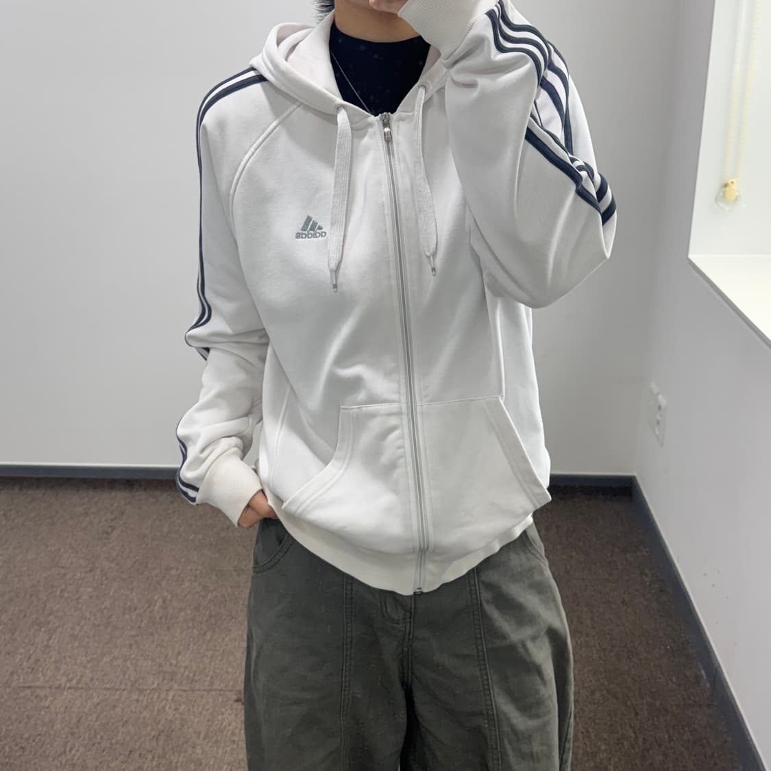 Adidas 아디다스 실버로고 네이비 트랙탑 화이트 후드집업 상품이미지1