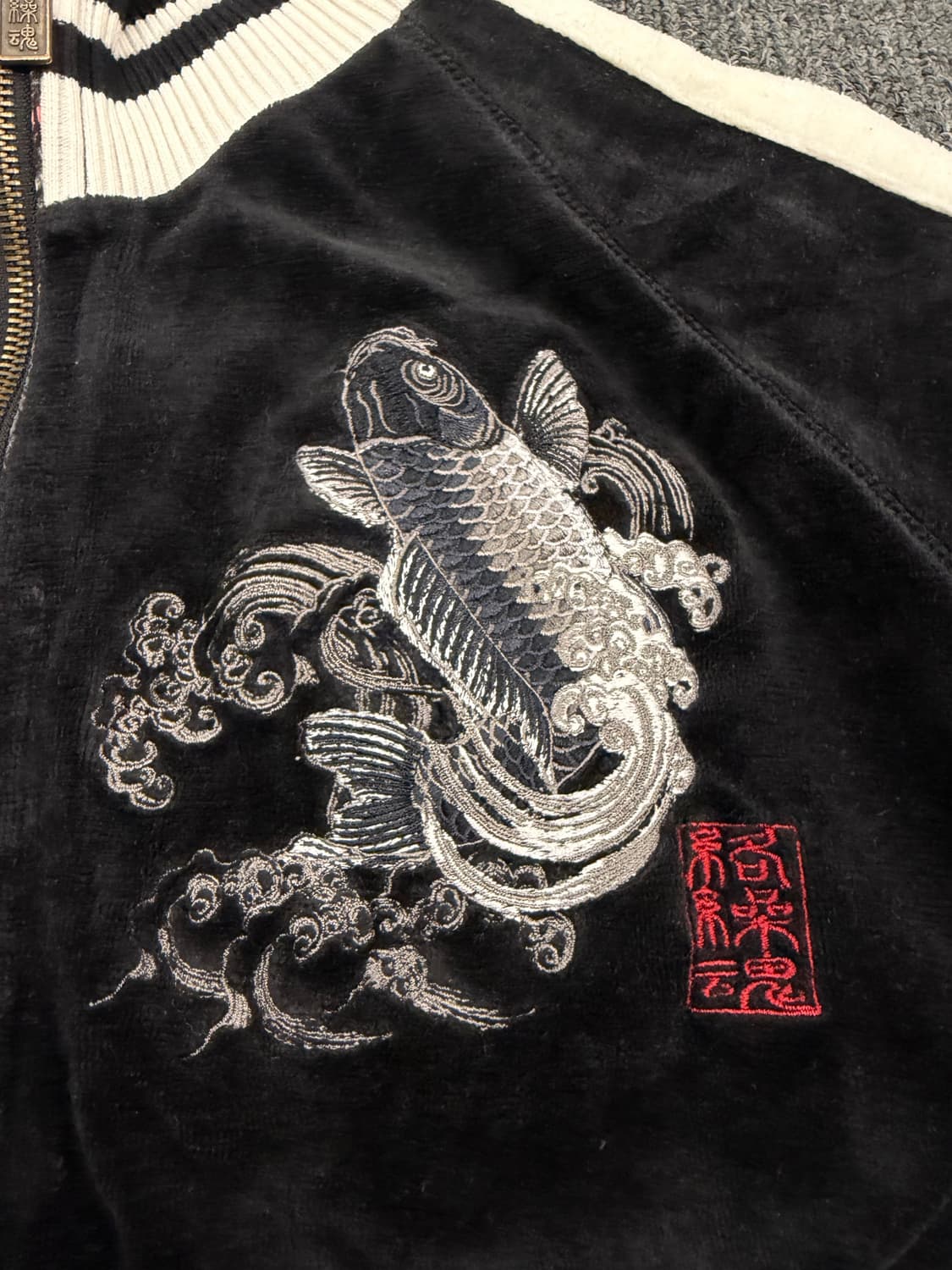 L) 카라쿠리 타마시 빈티지 잉어 자수 벨벳 져지 상품이미지4