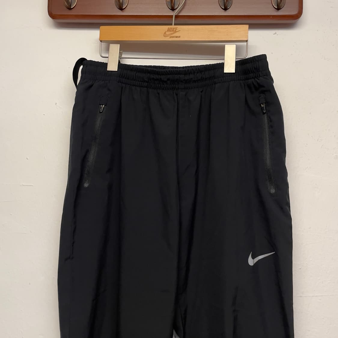 나이키 에센셜 블랙 트랙 팬츠   상품이미지3