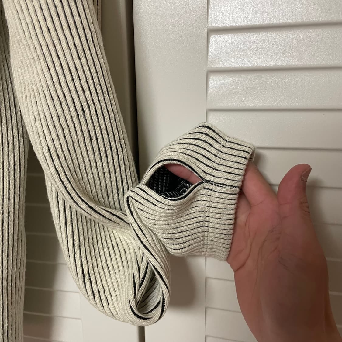 카르넷아카이브 메탈바 모크넥 니트 상품이미지5