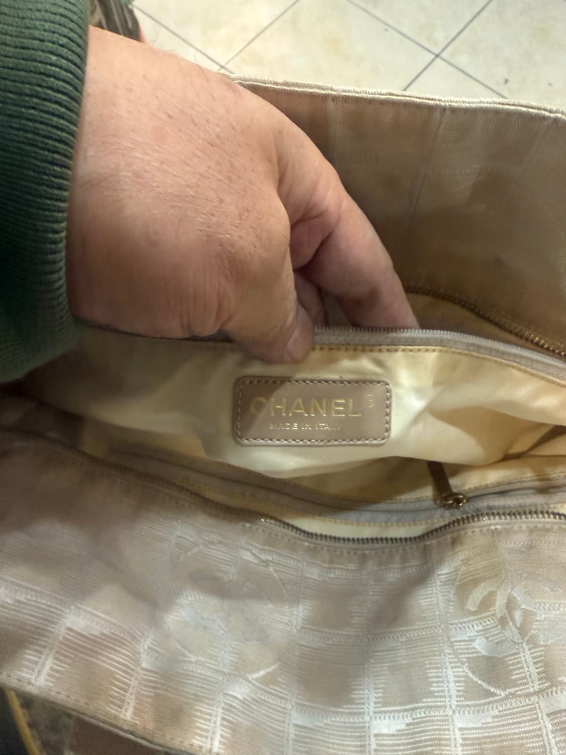 정품 샤넬 뉴트래블 쇼퍼백 팝니다 상품이미지7