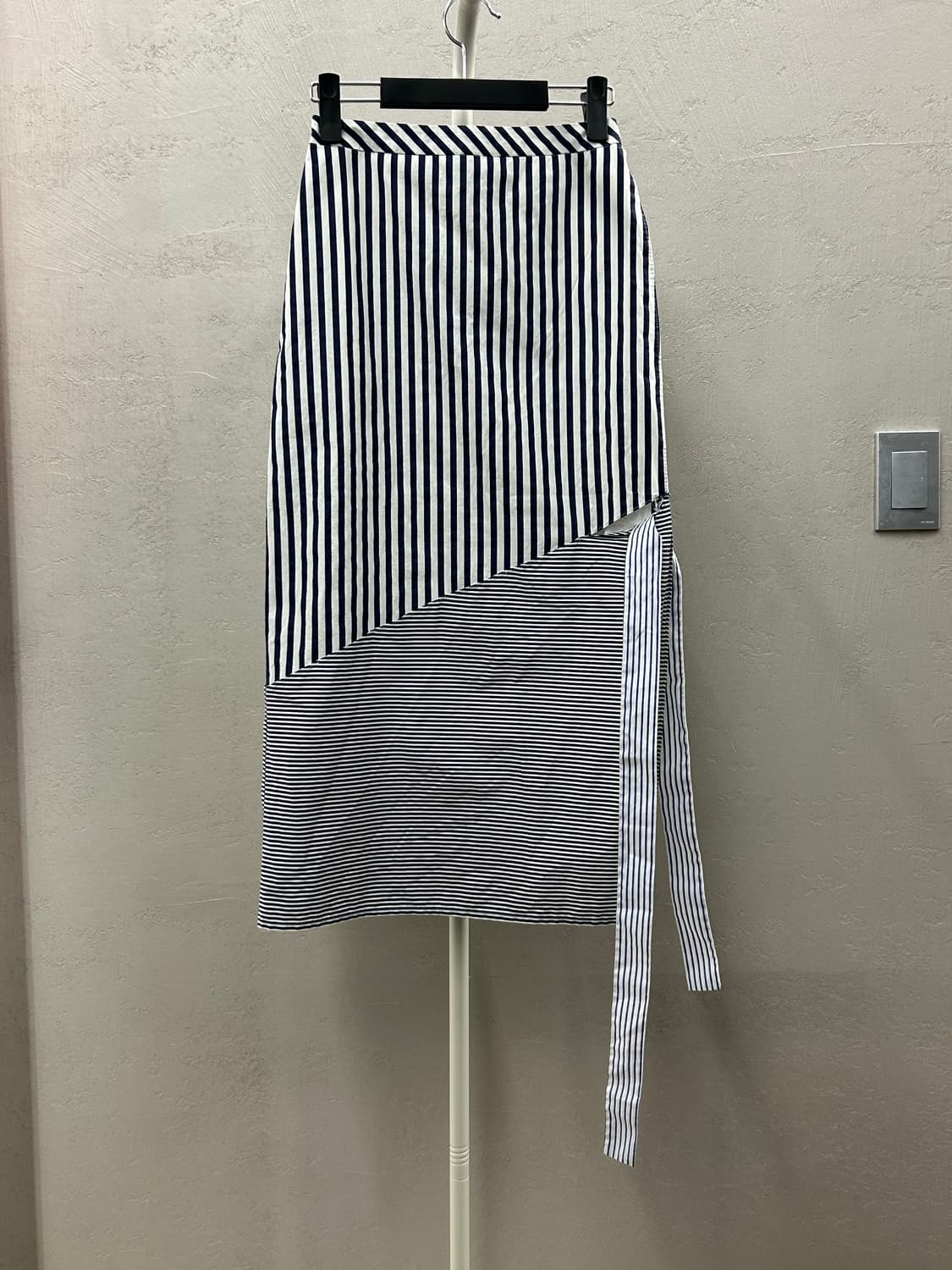 RECTO 렉토 스트라이프 랩 스커트 블랙&화이트 상품이미지2