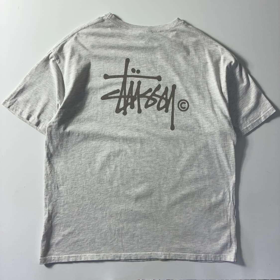 Stussy  스투시 베이직 피그먼트 롱슬리브 그레이 반팔 티셔츠 상품이미지2