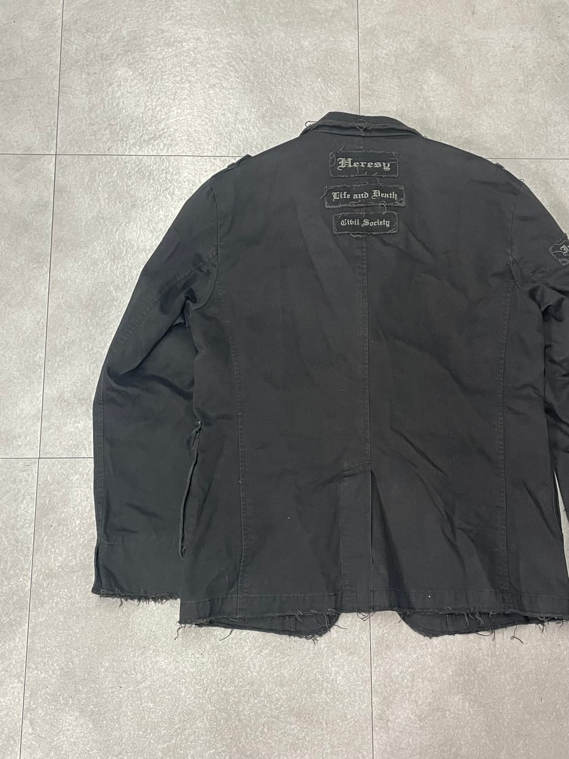 인 더 애틱 그런지 레터링 패치 블레이저 상품이미지5