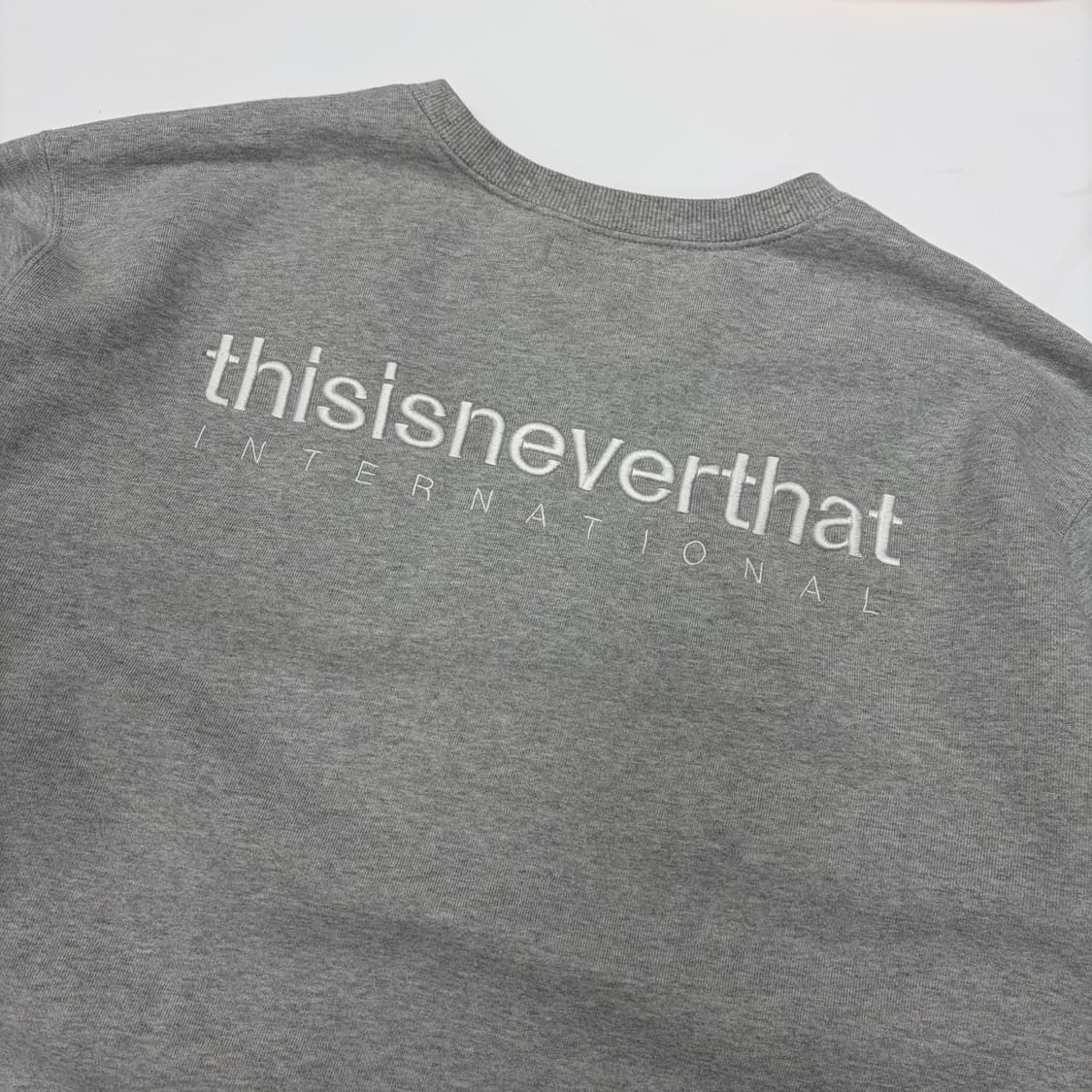 Thisisneverthat 디스이즈네버댓 그레이 맨투맨 XL 상품이미지2