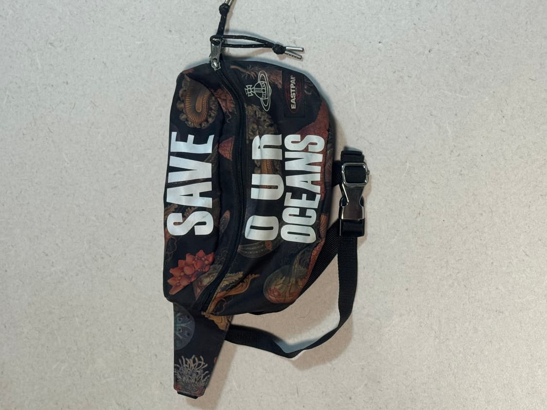 이스트팩 x 비비안웨스트우드 웨이스트백 상품이미지1