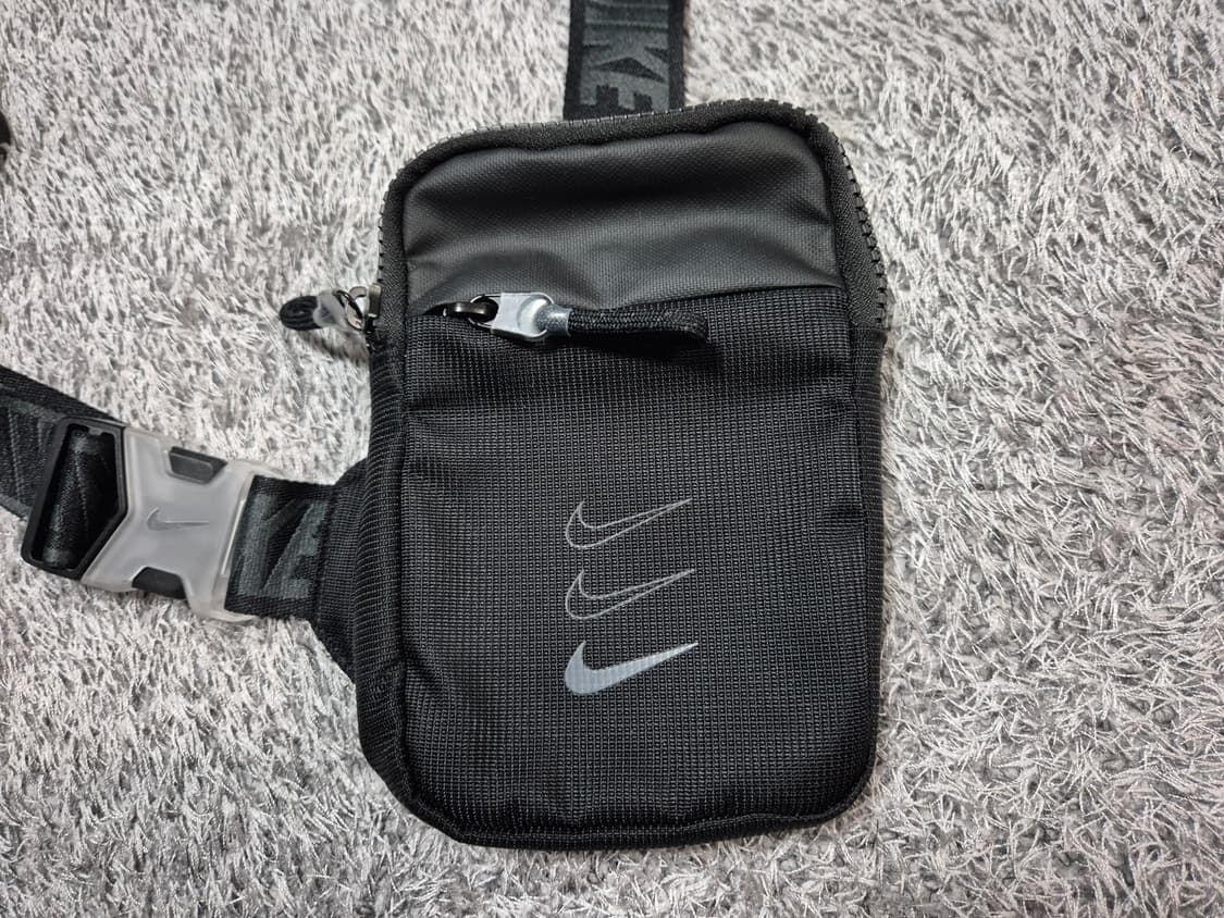 나이키 에센셜 스몰 힙백 슬링백 상품이미지2