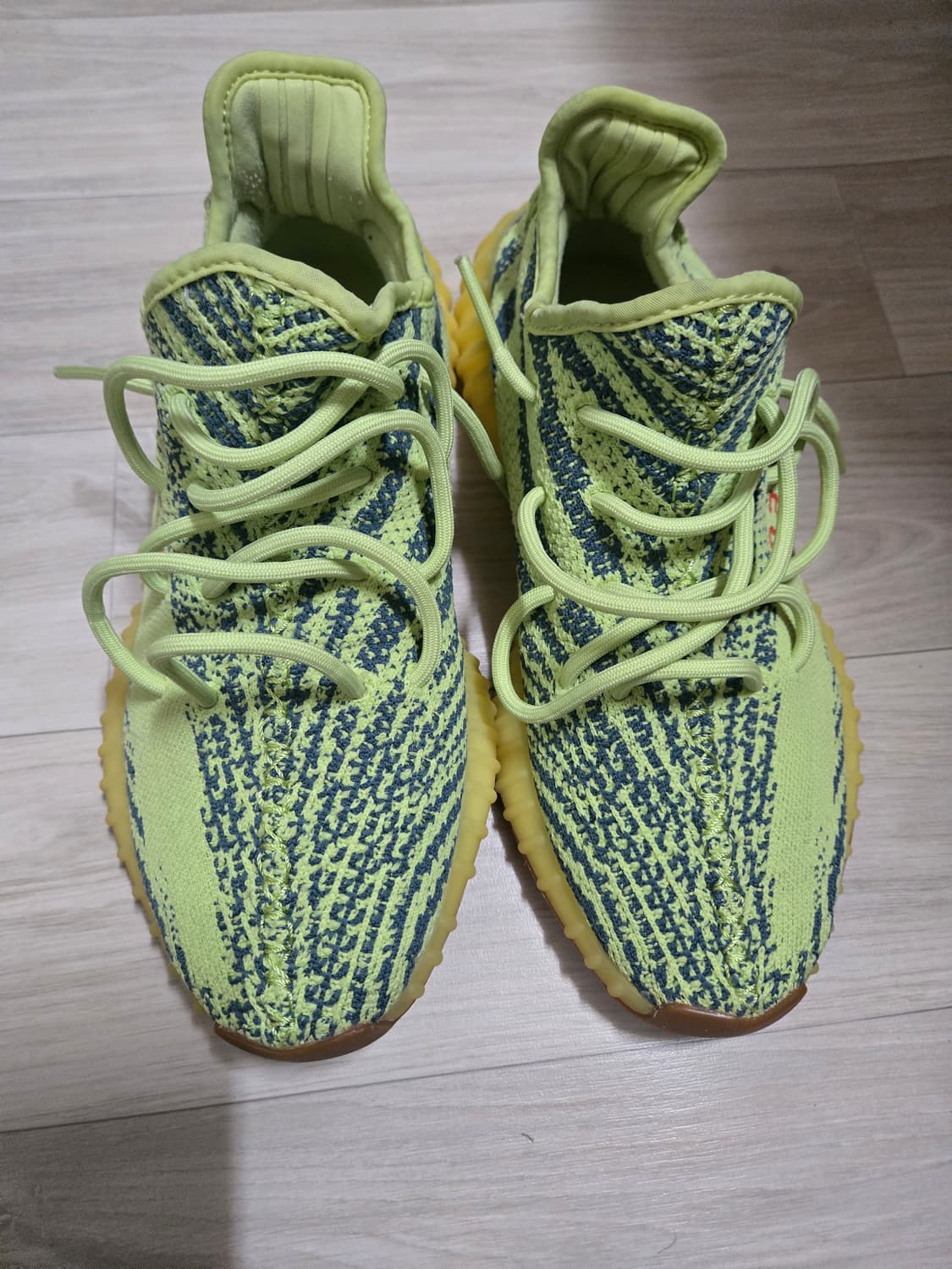 이지부스트 프로즌 옐러우 255 상품이미지1