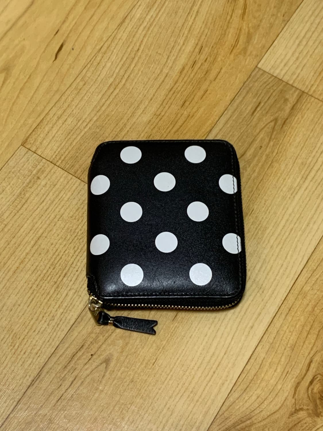 꼼데가르송 라운드 폴카 도트 프린트 지퍼 반지갑 상품이미지2