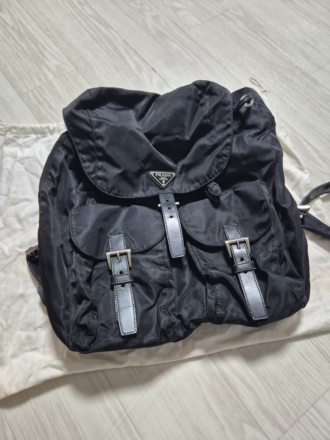 [정품] 프라다 리나일론 백팩 팔아요! 상품이미지2