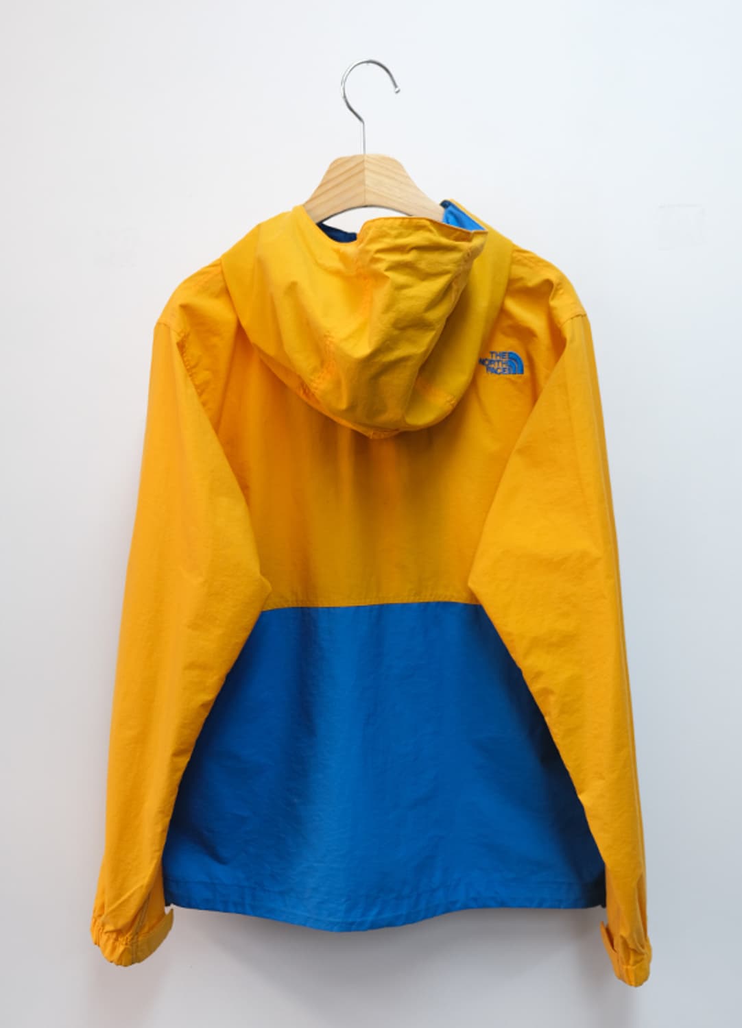 더 노스페이스 윈드브레이커 상품이미지2