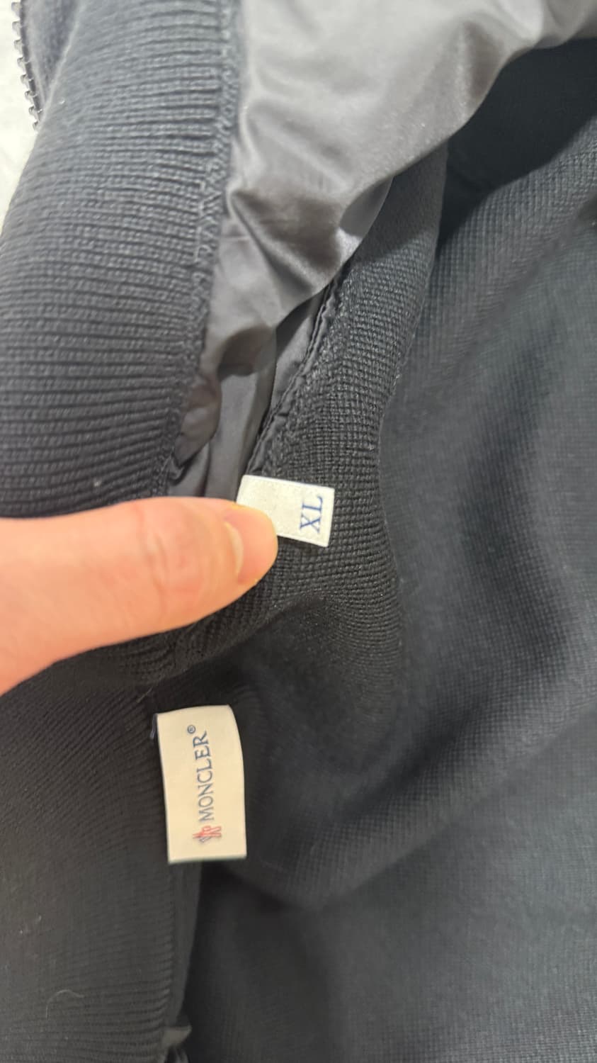 25fw 몽클레어 니트패딩 xl 팝니다 상품이미지7