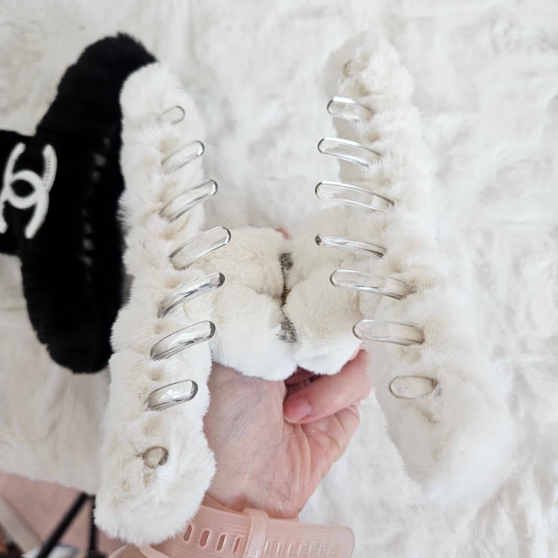 샤넬 뷰티 퍼 헤어 집게핀 상품이미지3