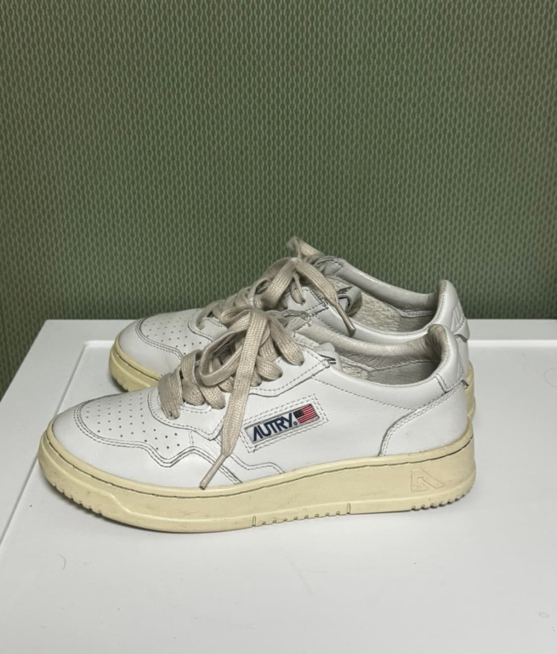 오트리 메달리스트 스니커즈 leather in white 240 상품이미지3