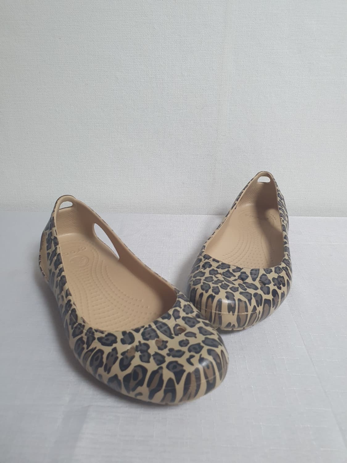 240mm 크록스 카디 플랫 레오파드 플랫슈즈 상품이미지6
