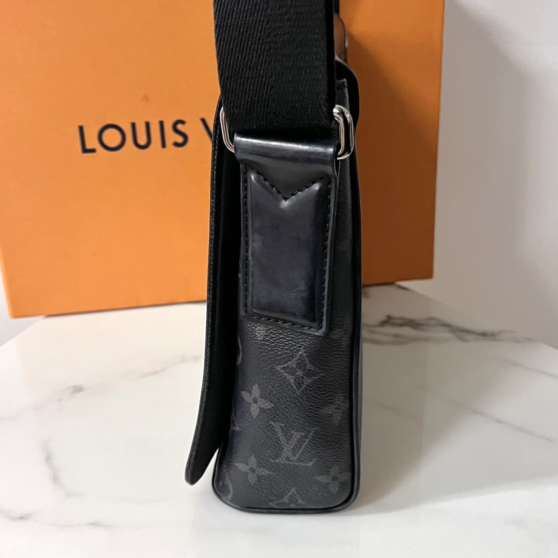 [A급/정품] 루이비통 디스트릭트 pm 메신저 크로스백 가방 상품이미지9