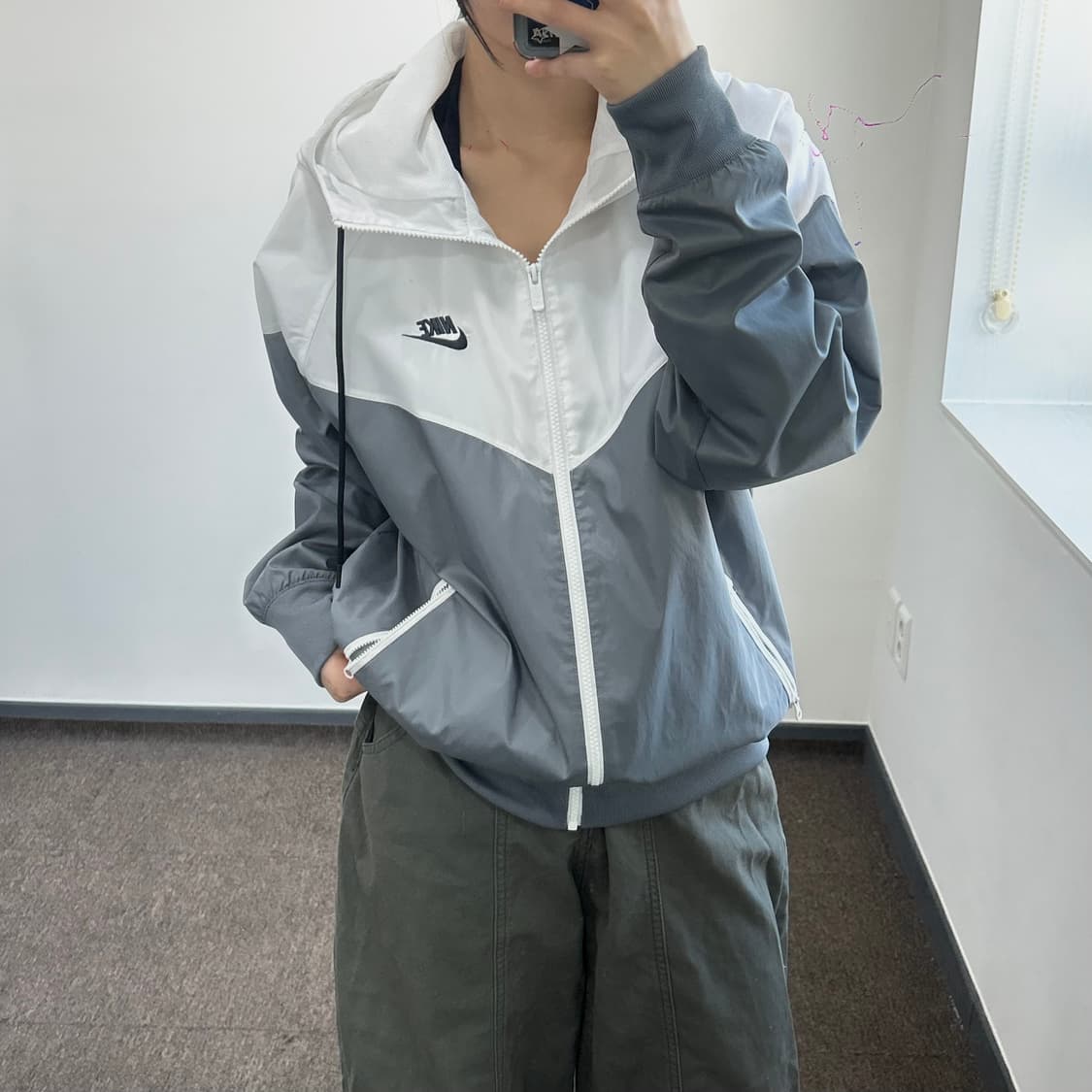 Nike 나이키 라이트 카키 배색 바람막이 상품이미지1