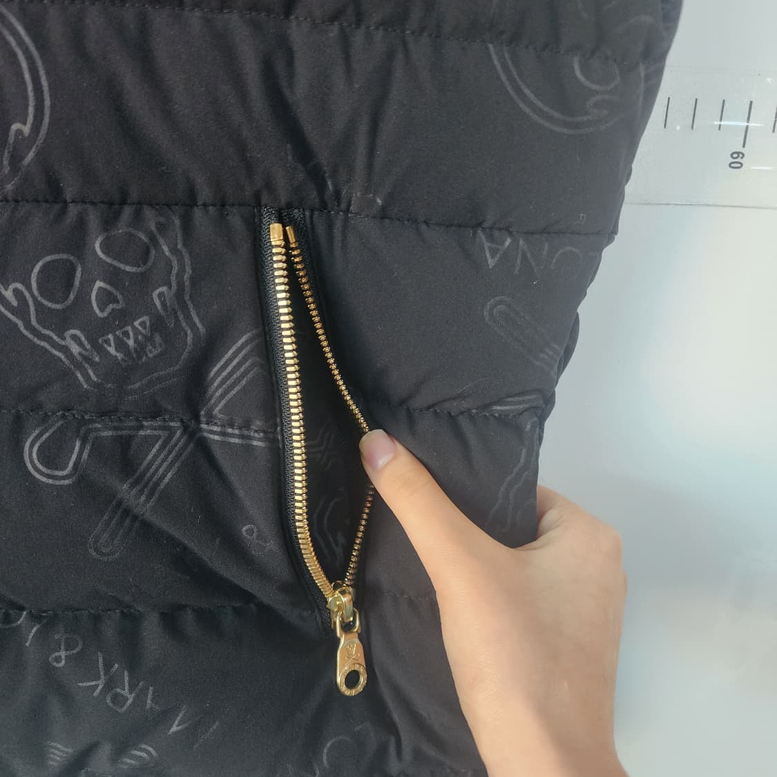 마크앤로나 블랙 패딩 조끼 상품이미지5