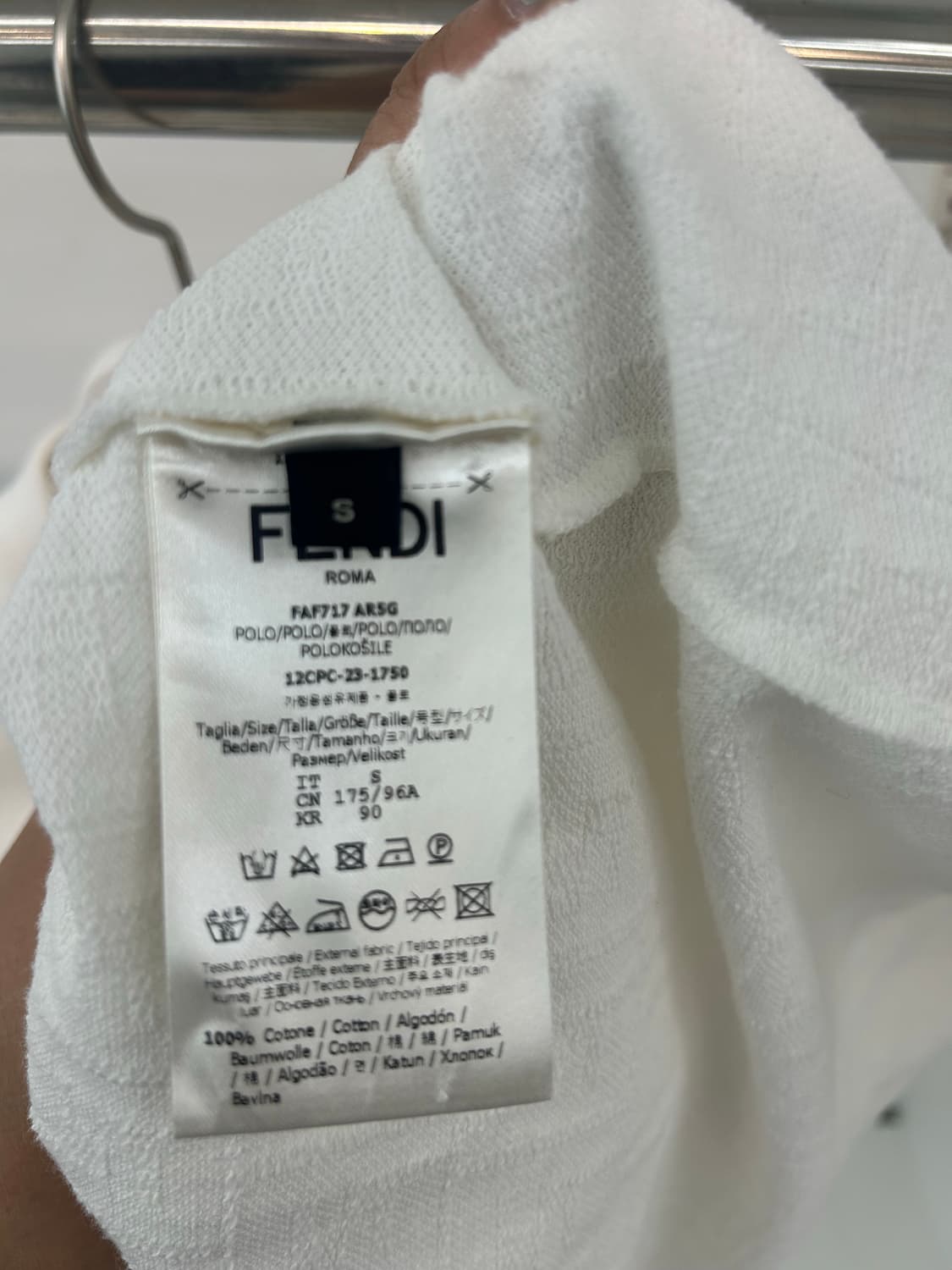 펜디 로고 피케 폴로 카라 티셔츠 상품이미지3