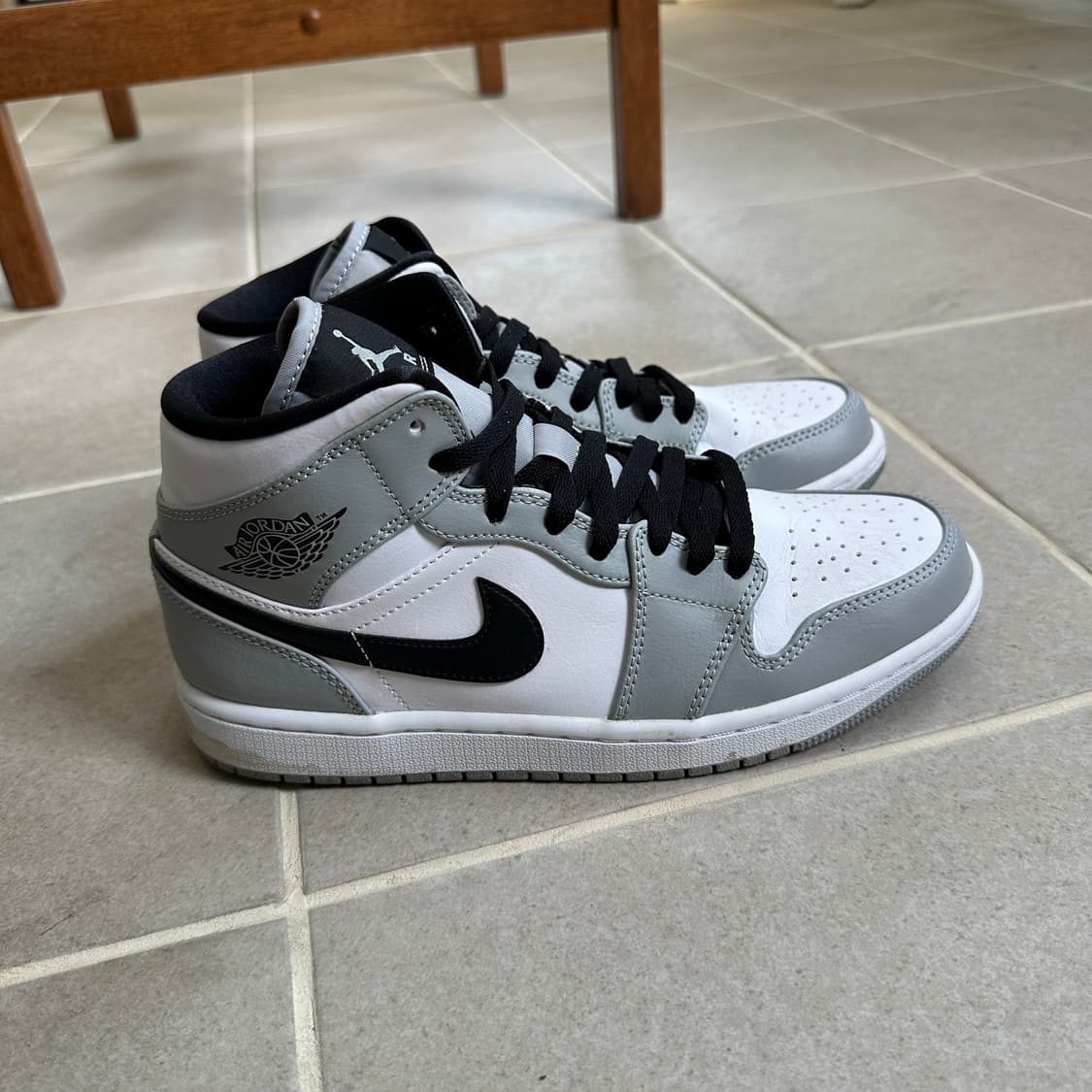 조던 1 미드 스모크 그레이 상품이미지2