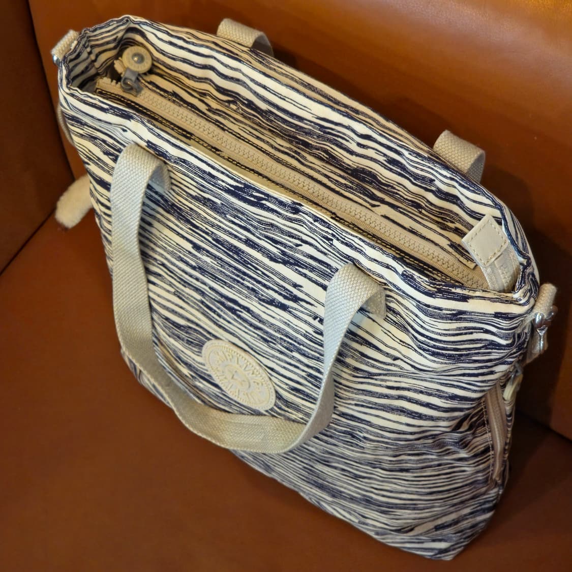 키플링 스트라이프 숄더 토트백 상품이미지7