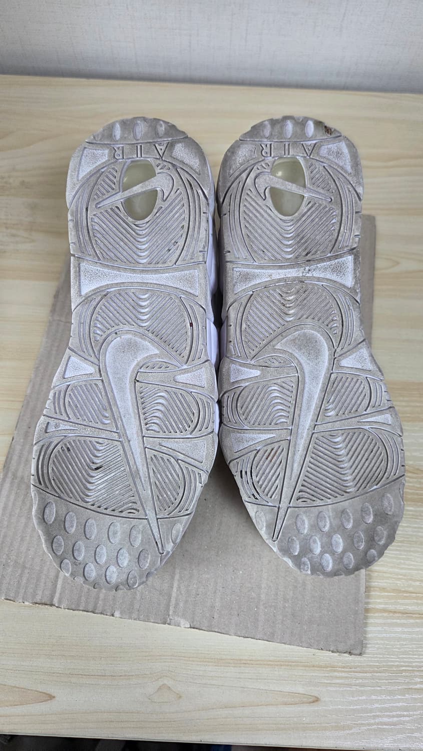 나이키 에어 모어 업템포 트리플 화이트 상품이미지6