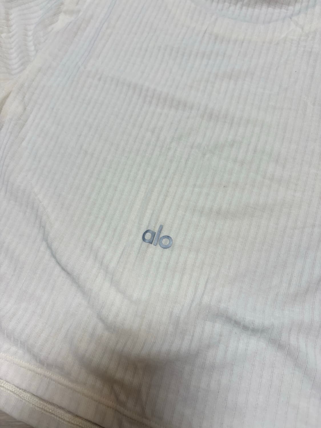 알로 ALO 타이트 크롭 탑 아이보리 44-55사이즈 상품이미지2