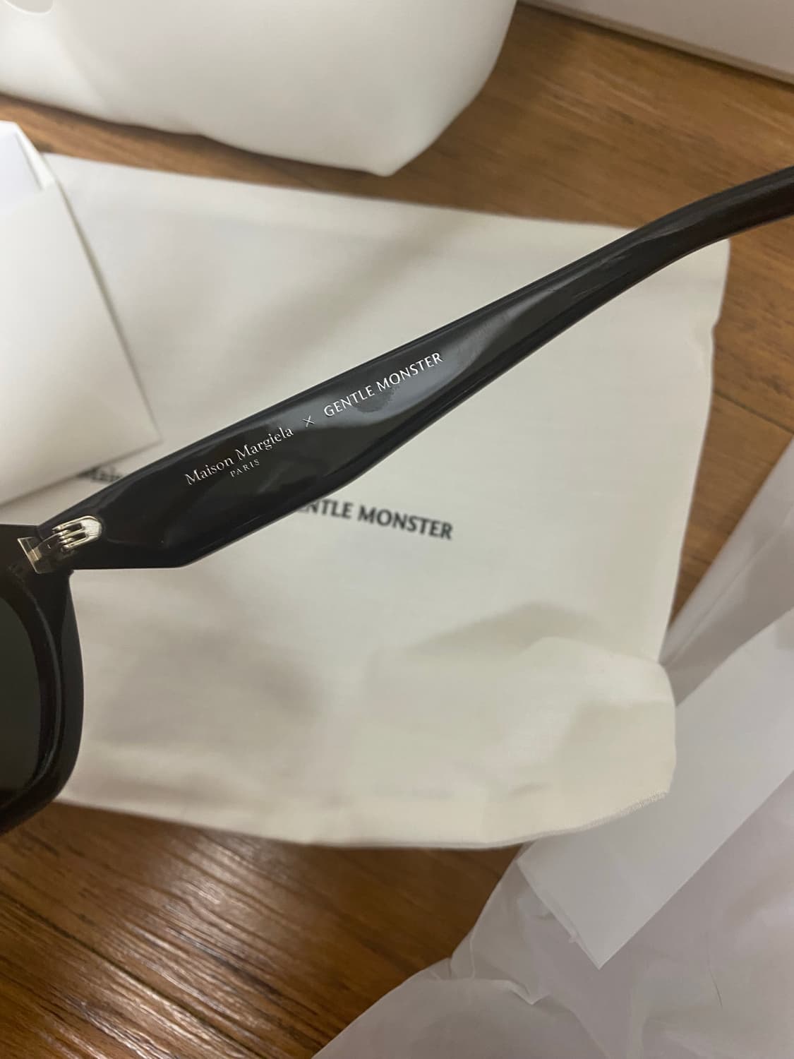 젠틀몬스터 마르지엘라 MM208 블랙 선글라스 상품이미지3