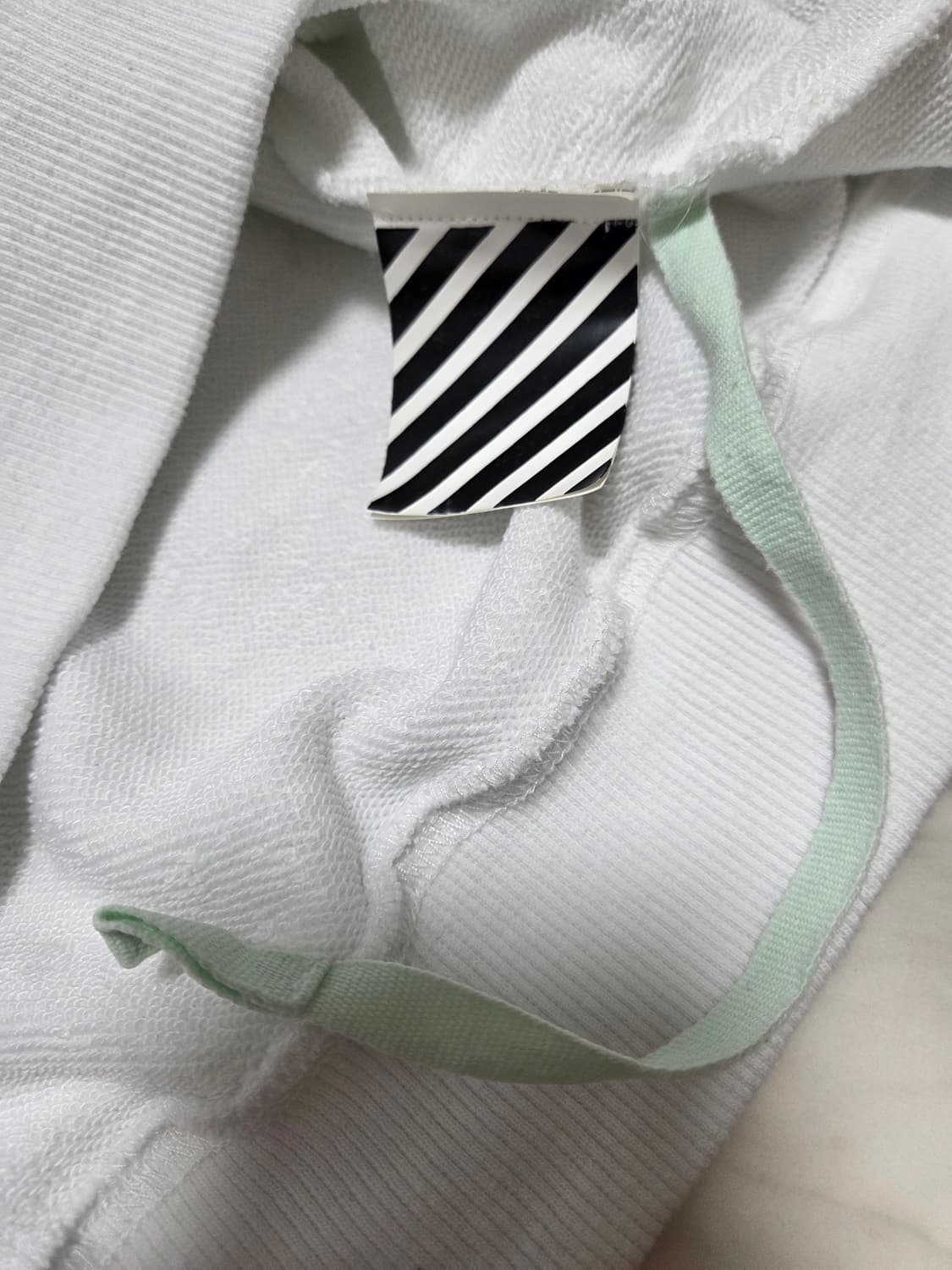 오프화이트 카라바지오 애로우 맨투맨 상품이미지6