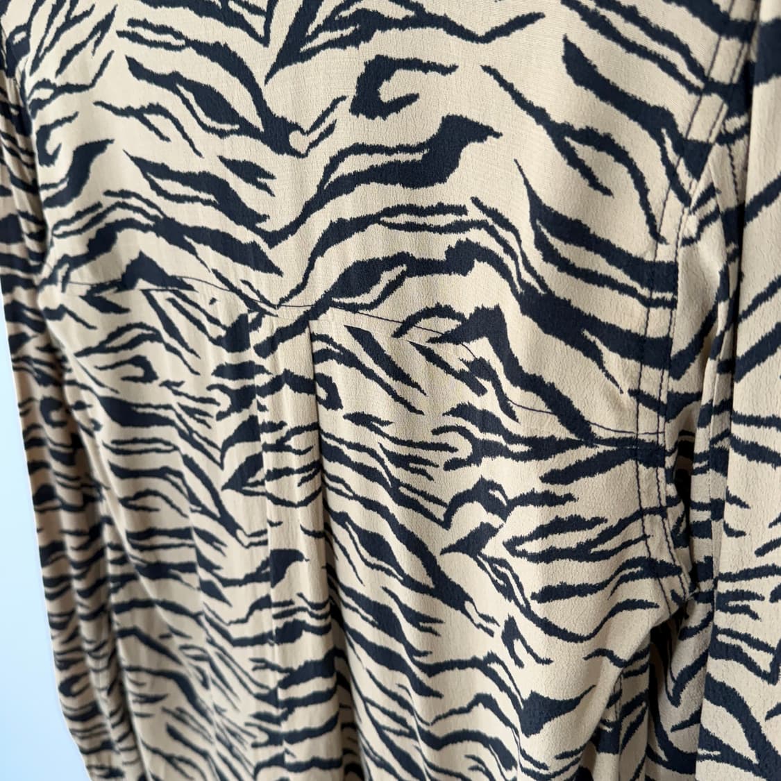 [XS] 쟈딕앤볼테르 테로스 타이거 프린트 셔츠 상품이미지4