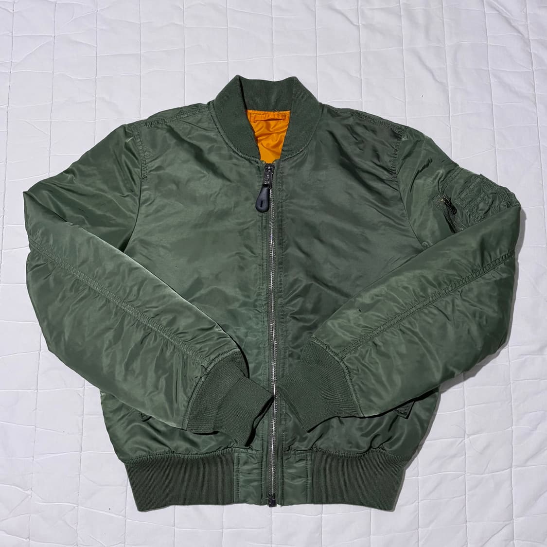 알파인더스트리 MA - 1 플라이트 자켓 세이지 그린 M사이즈(항공점퍼) 상품이미지1