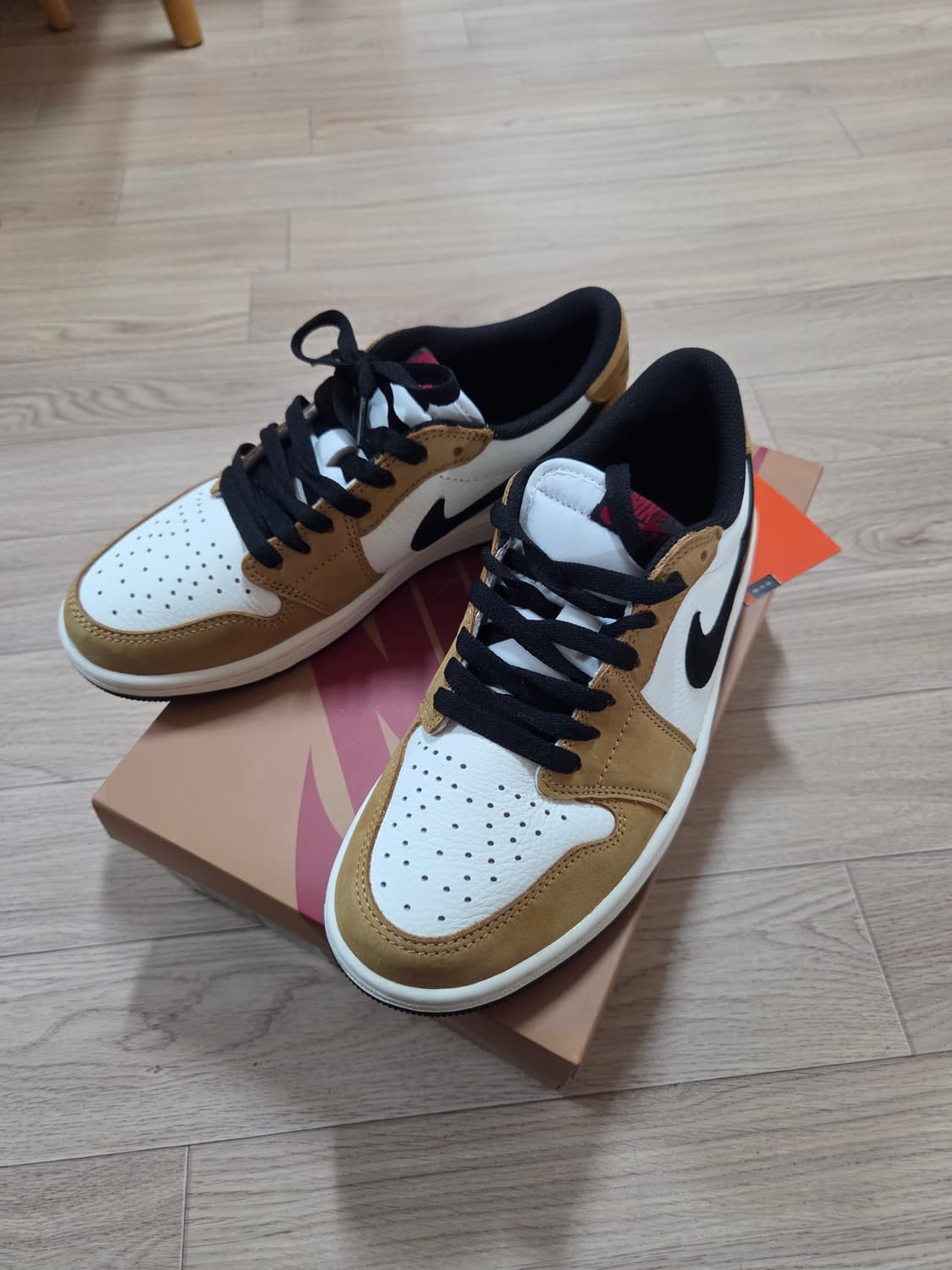 새상품)조던1 OG 루키 로우 255mm 상품이미지3