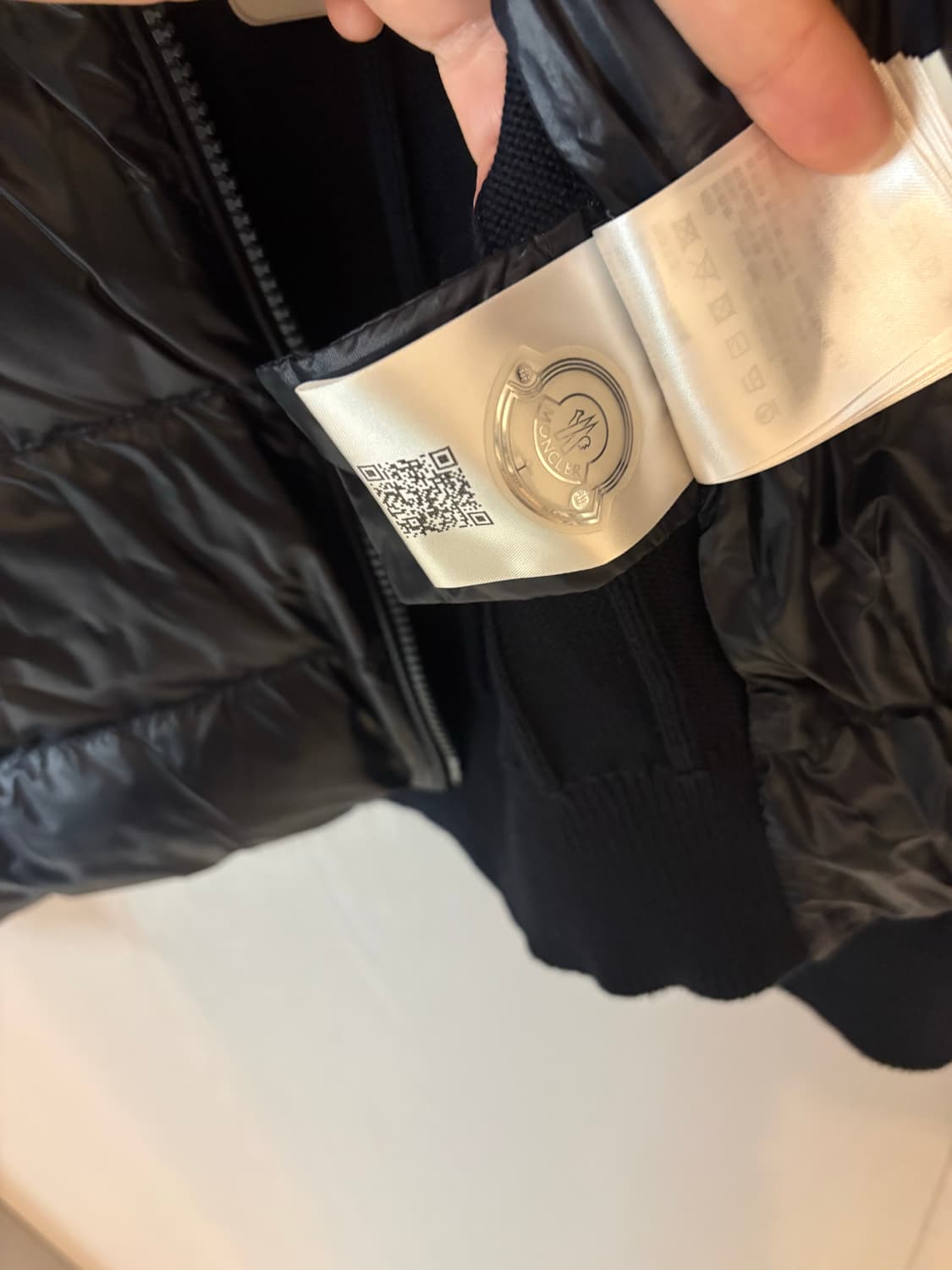 몽클레어 트리콧 패딩 XL 판매합니다. 상품이미지4