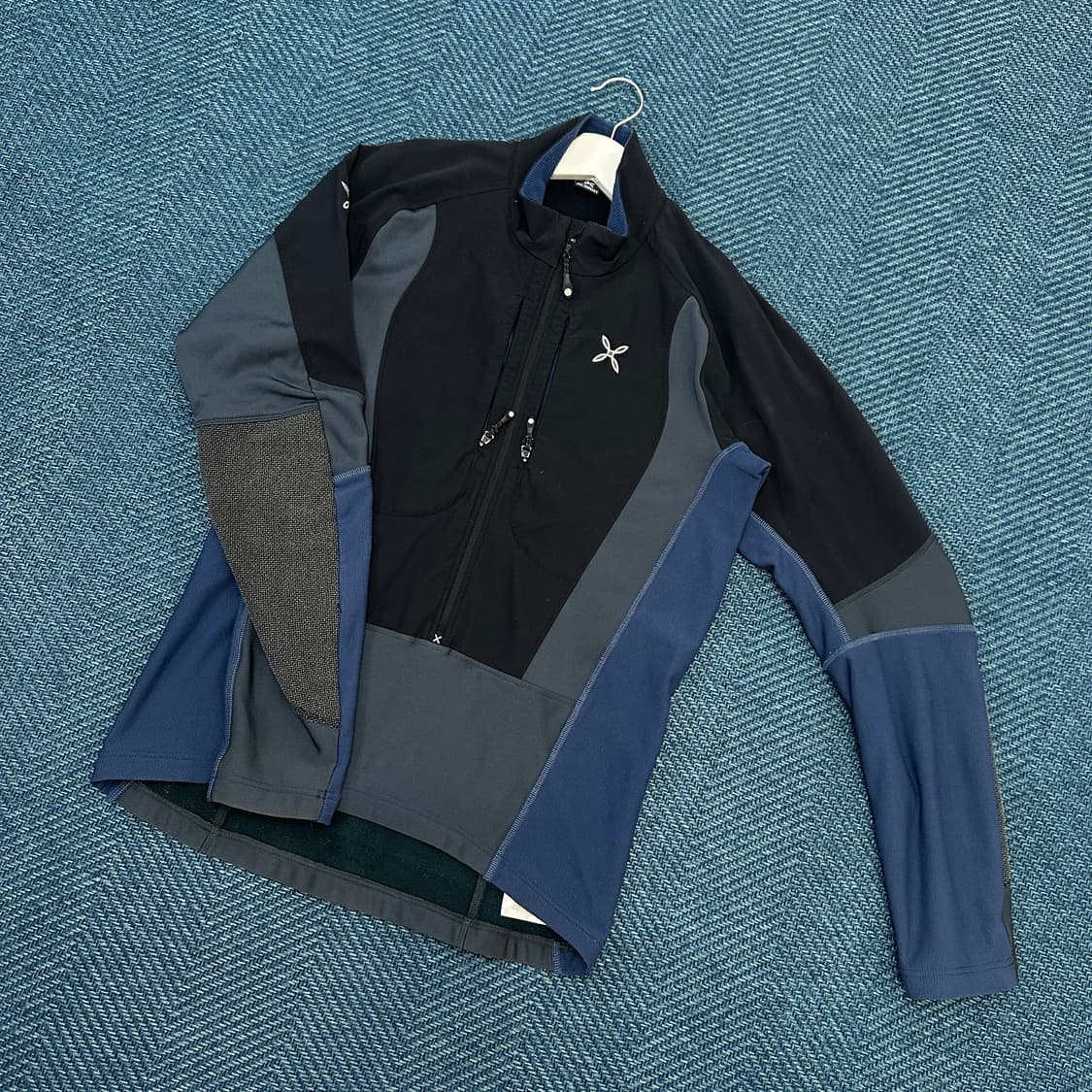 [L] 몬츄라 반집업 긴팔 상품이미지1