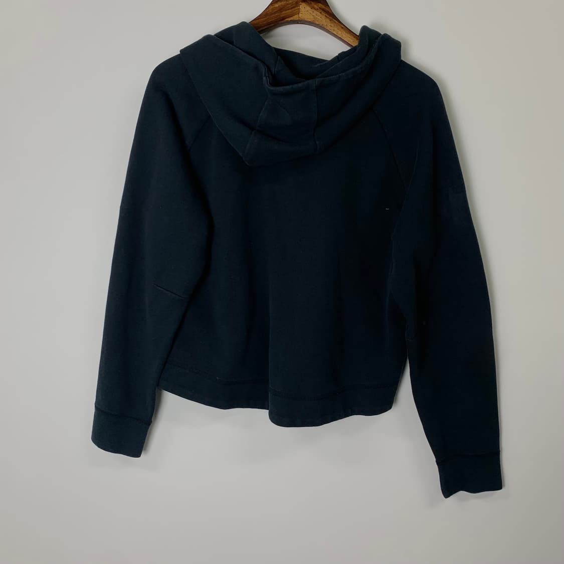 나이키 테크팩 블랙 크롭 후드집업 상품이미지3