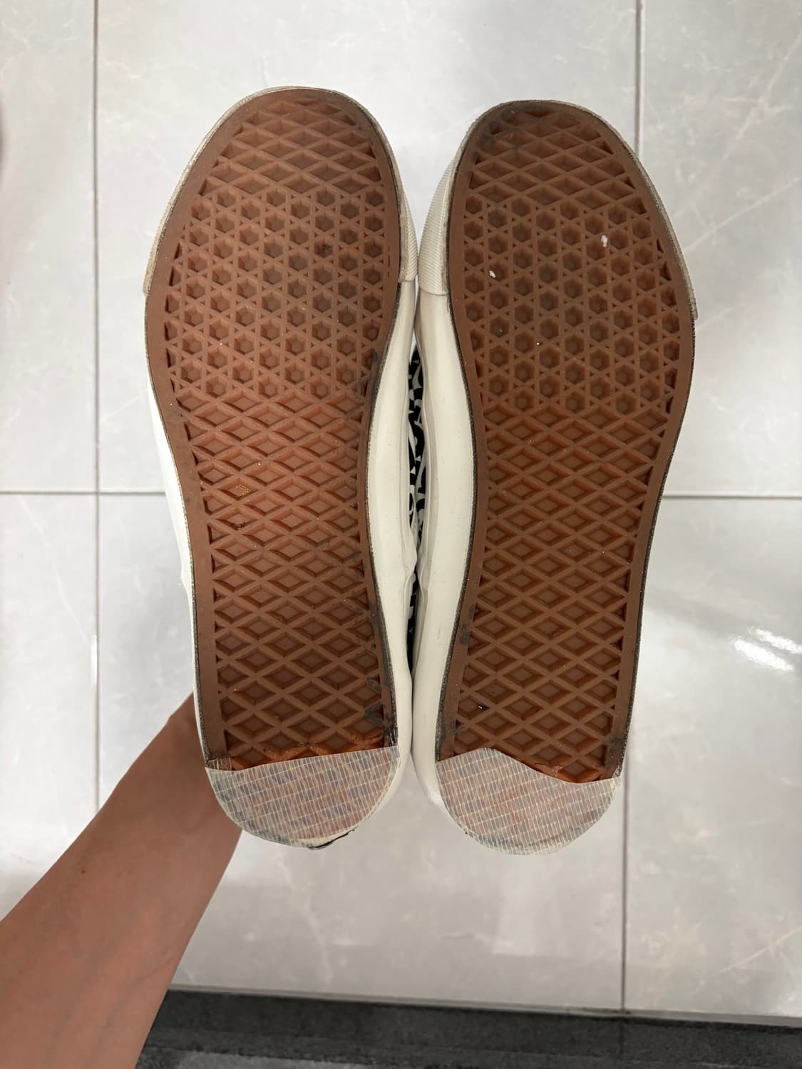 반스 x CDG 슬립온 상품이미지4