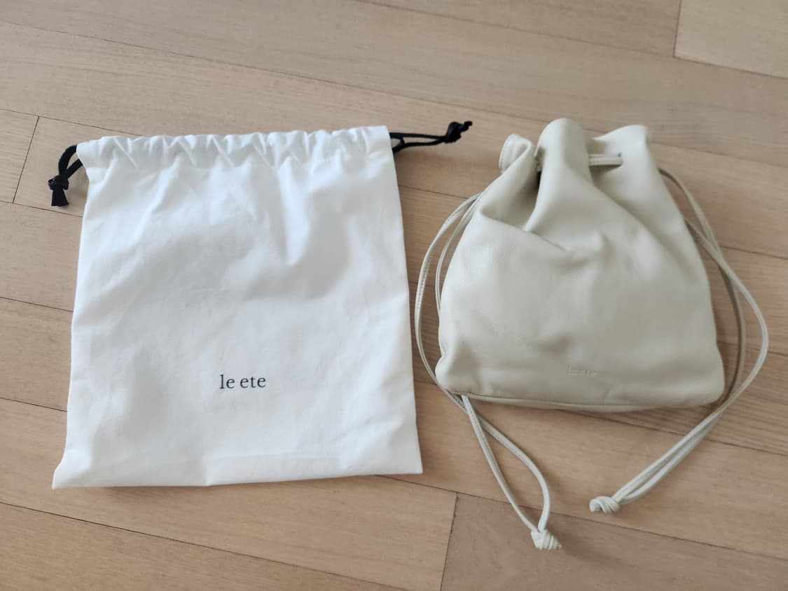 Douce Pouch Bag in Cream 상품이미지6