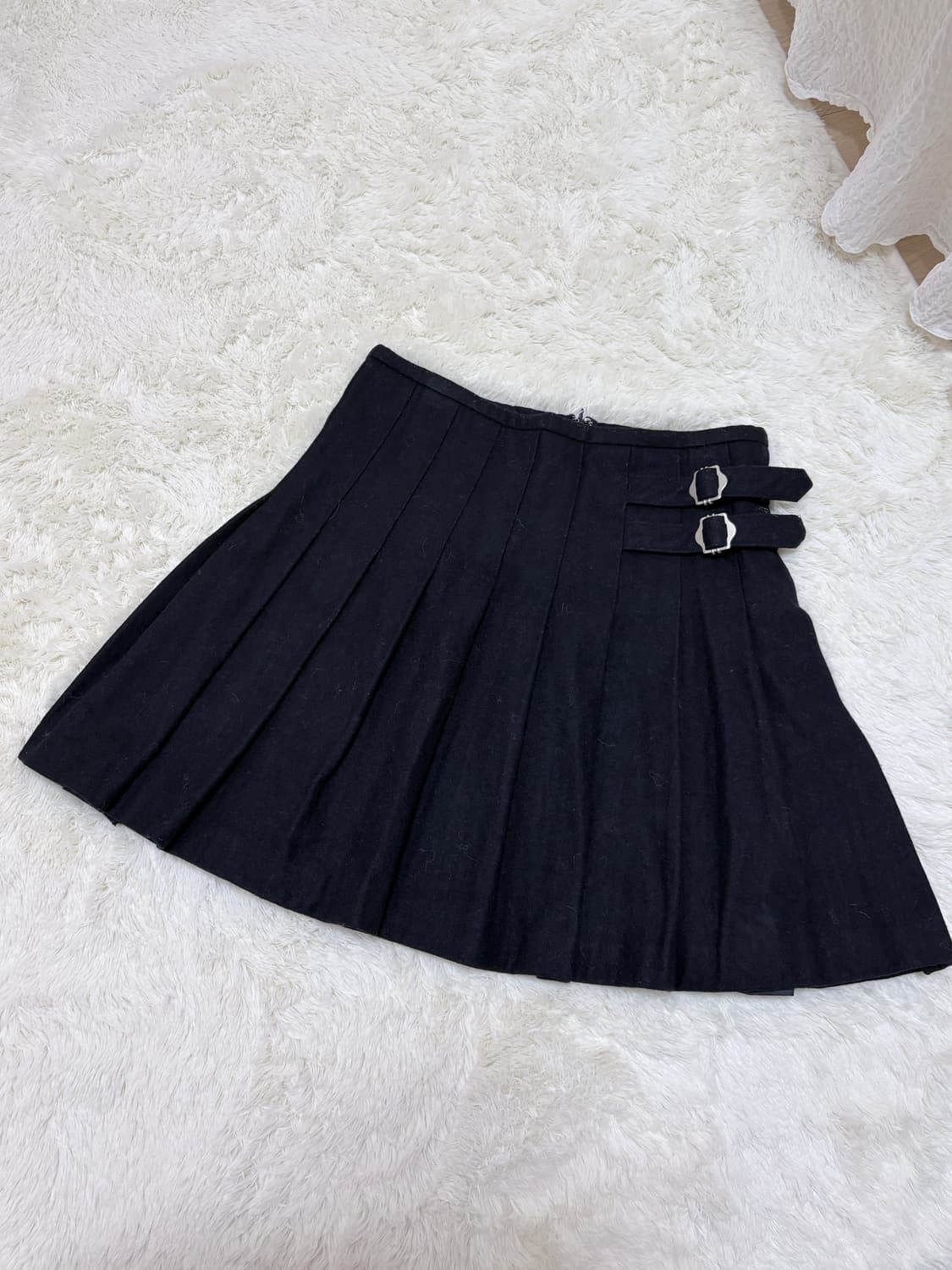 던스트 버클 플리츠 스커트 솔리드 네이비 상품이미지7