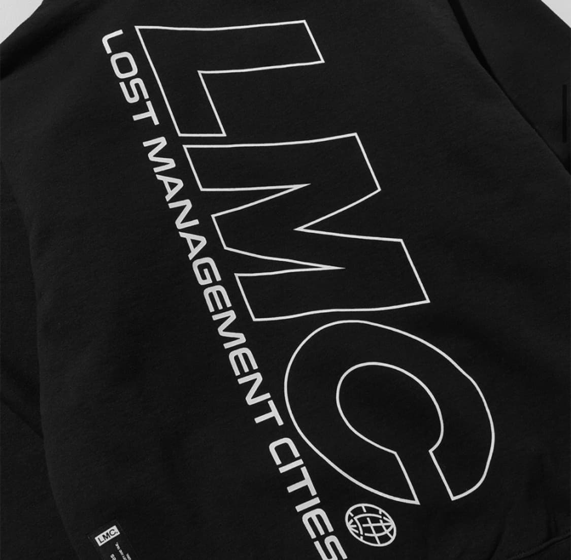 엘엠씨 버티컬 이탤릭 로고 후디 블랙 상품이미지6