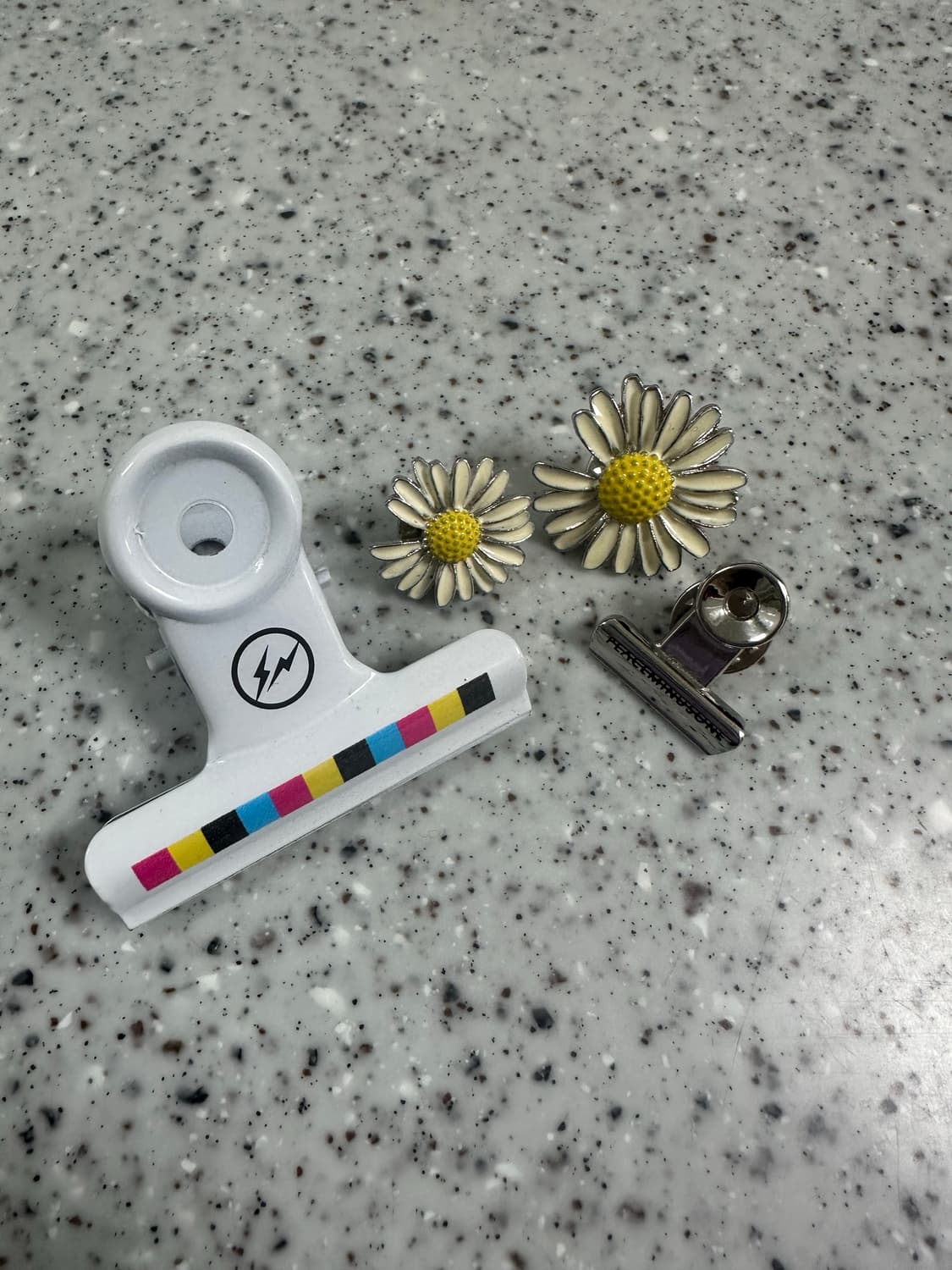 피스마이너스원 데이지 핀 상품이미지3