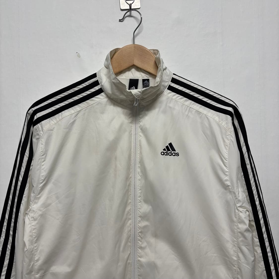 아디다스 화이트 삼선 바람막이 상품이미지2